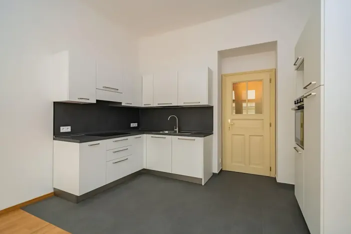 Pronájem bytu 2+kk, Praha - Bubeneč, Kamenická, 52 m2