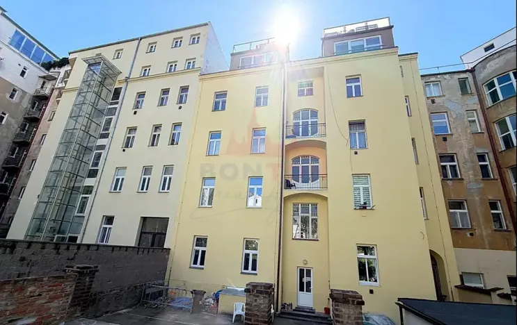 Prodej bytu 2+kk, Praha - Podolí, Nedvědovo náměstí, 69 m2