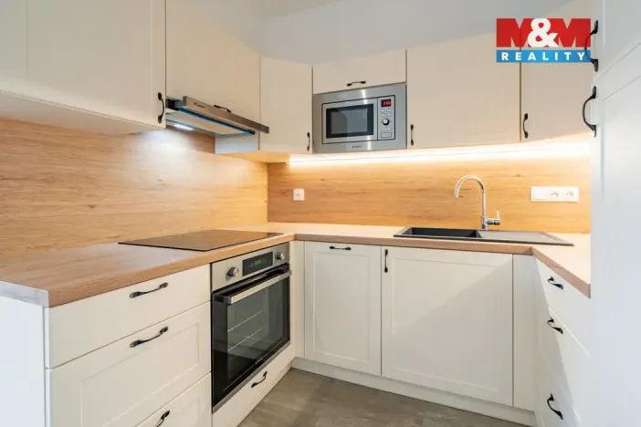 Prodej bytu 2+kk, Třeboň - Holičky, 42 m2