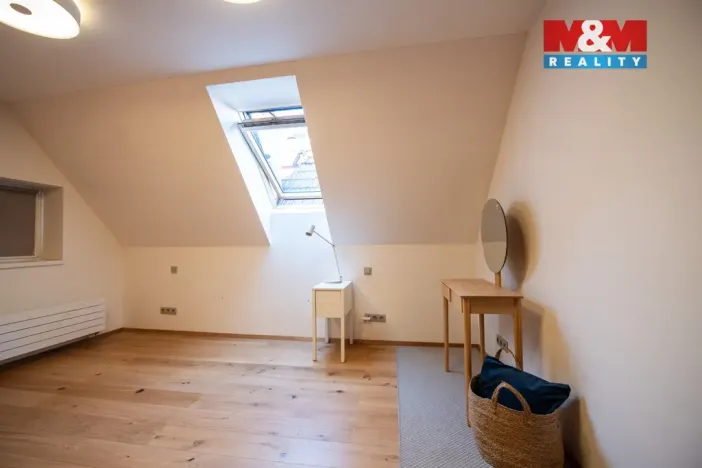 Pronájem bytu 5+kk, Hradec Králové, Velké náměstí, 112 m2