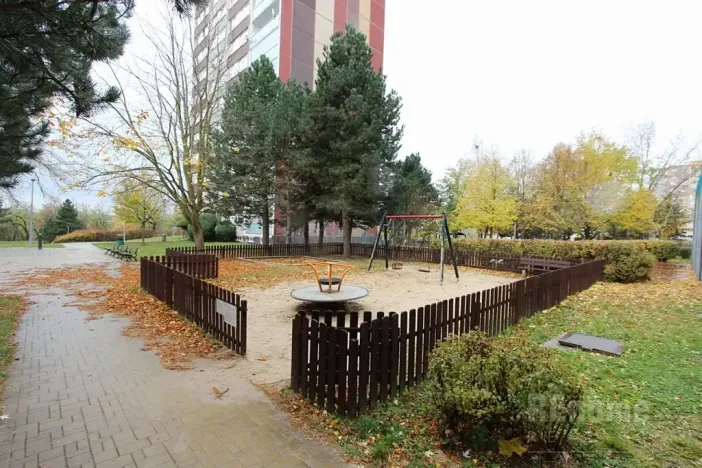 Pronájem bytu 3+1, Praha - Petrovice, Frostova, 78 m2