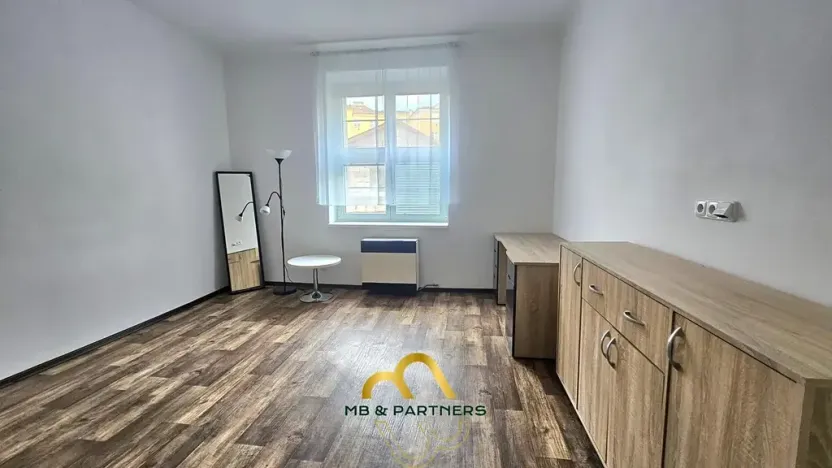 Pronájem bytu 2+kk, Praha - Michle, Adamovská, 42 m2