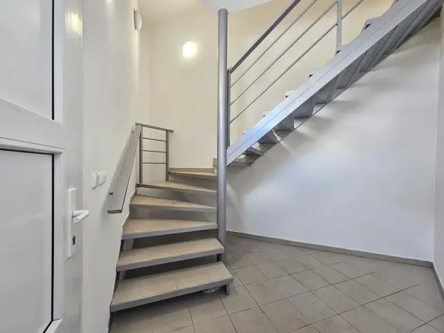 Pronájem bytu 1+kk, Praha - Uhříněves, Semanského, 25 m2