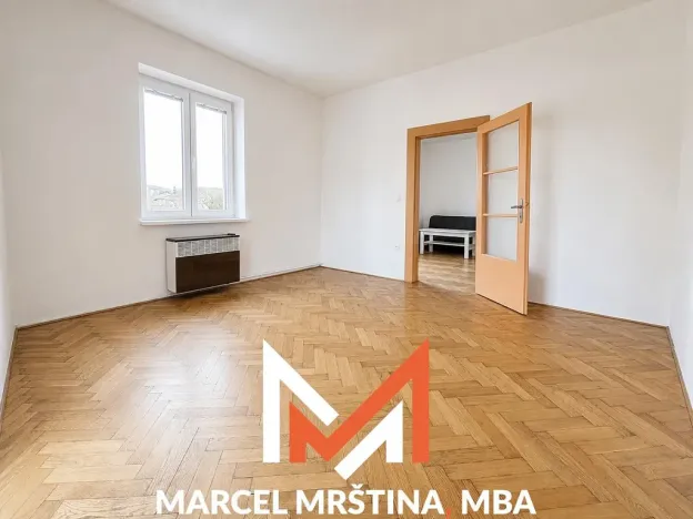 Pronájem bytu 2+1, Náchod, Husovo náměstí, 74 m2