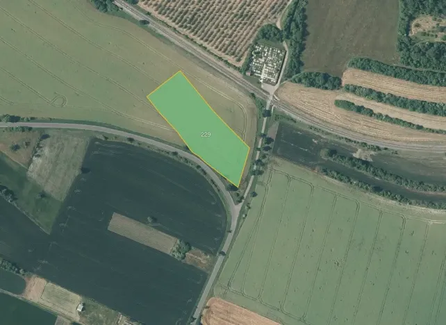Prodej pole, Děčany, 8110 m2