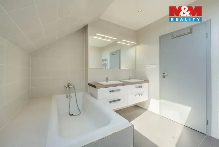 Prodej rodinného domu, Praha - Suchdol, K Roztokům, 160 m2