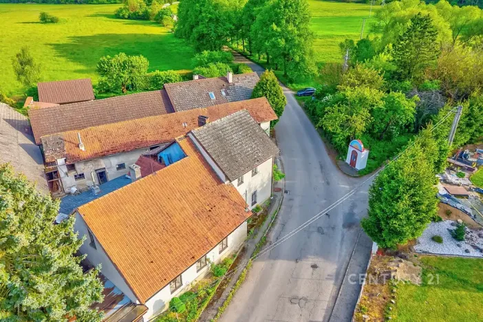 Prodej rodinného domu, Chleby, 303 m2