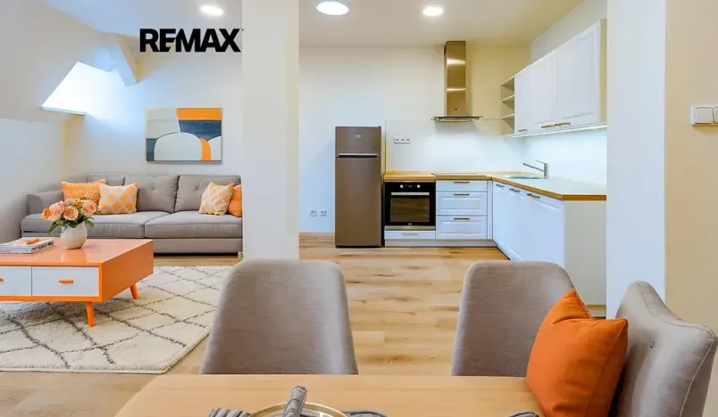 Pronájem bytu 2+1, Česká Lípa, Škroupovo náměstí, 75 m2