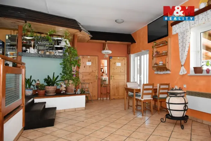 Prodej restaurace, Hukvaldy, 530 m2