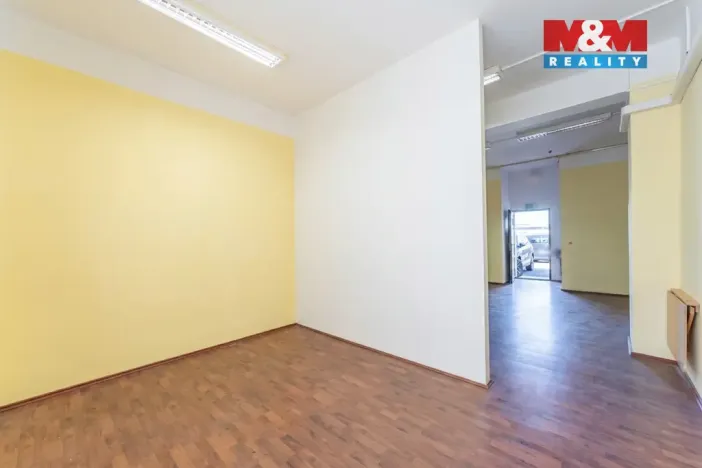Pronájem obchodního prostoru, Praha - Horní Počernice, Náchodská, 121 m2