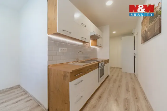 Prodej bytu 2+1, Hranice, U pošty, 61 m2