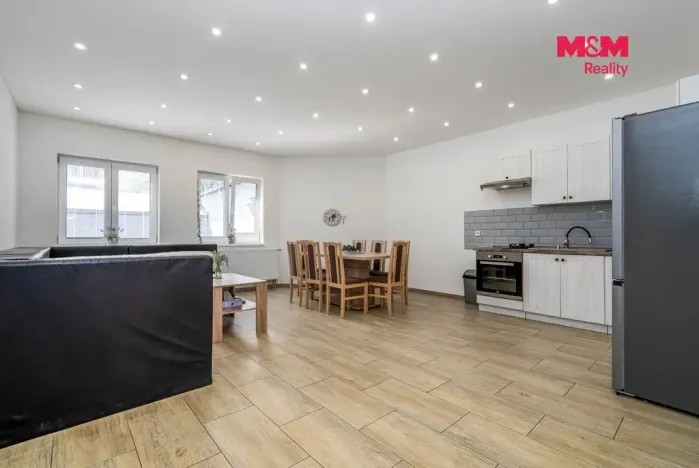 Prodej činžovního domu, Mařenice, 1190 m2