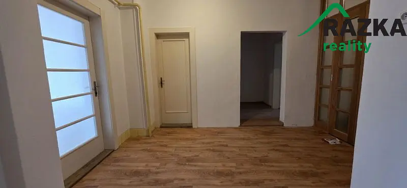 Pronájem bytu 3+1, Planá, 105 m2