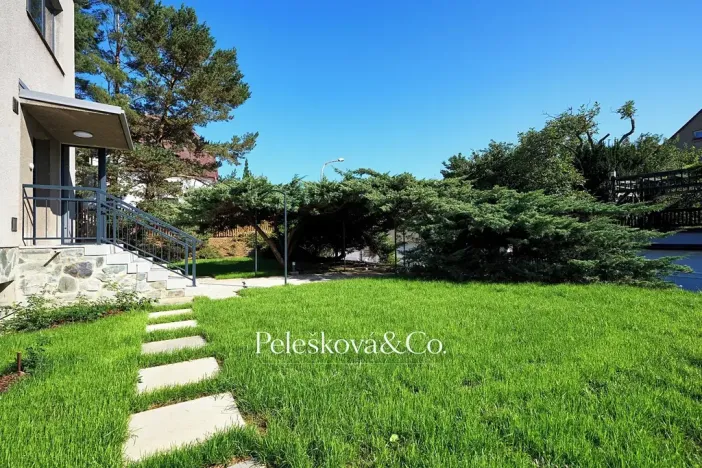 Pronájem rodinného domu, Praha - Braník, V malých domech I, 300 m2