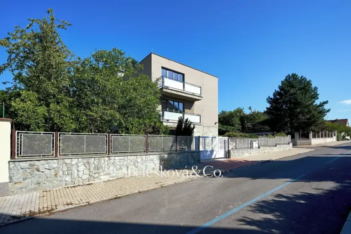 Pronájem rodinného domu, Praha - Braník, V malých domech I, 300 m2