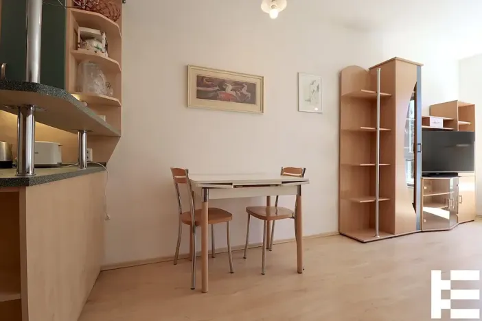 Pronájem bytu 2+kk, Praha - Prosek, Kytlická, 54 m2