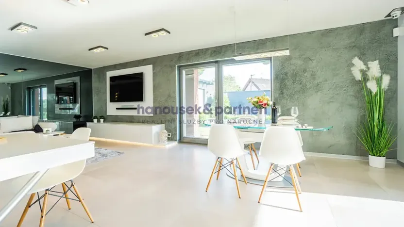 Prodej vily, Mezouň, 306 m2