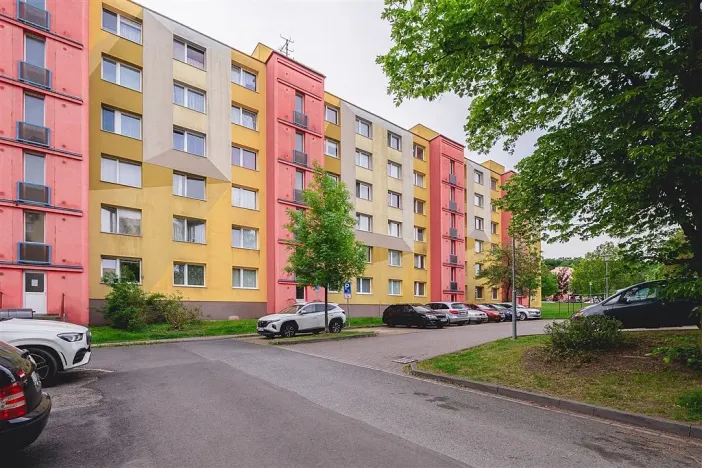 Prodej bytu 3+1, Plzeň - Doubravka, Popelnicová, 66 m2