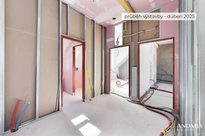 Pronájem ordinace, Praha - Vinoř, Mladoboleslavská, 305 m2