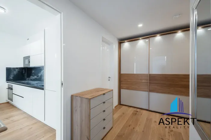 Pronájem bytu 2+kk, Praha - Bubeneč, Vítězné náměstí, 62 m2