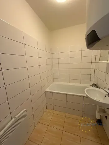 Pronájem bytu 1+kk, Praha - Nusle, Žateckých, 40 m2