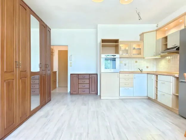 Prodej bytu 1+kk, Zeleneč, Čsl. armády, 37 m2