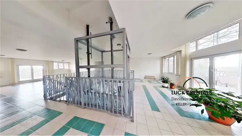 Pronájem bytu 1+kk, Průhonice, U Křížku, 20 m2