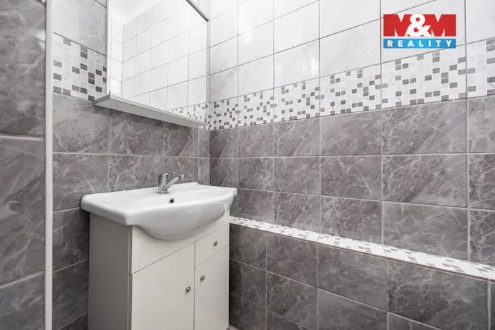 Prodej bytu 1+kk, Bílina, Alšova, 27 m2