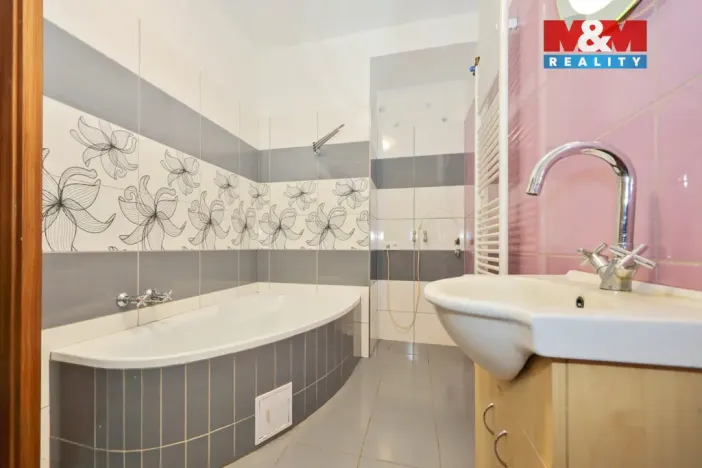Prodej bytu 3+1, Nadějov, 85 m2