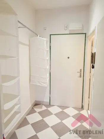 Pronájem bytu 1+kk, Praha - Nusle, Spolupráce, 32 m2
