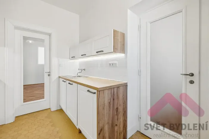 Pronájem bytu 2+1, Praha - Holešovice, U smaltovny, 74 m2