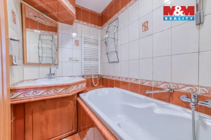Prodej bytu 3+1, Tři Sekery, 96 m2