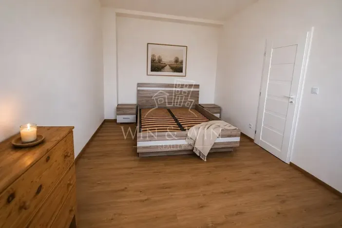 Pronájem bytu 2+kk, Praha - Vinohrady, Hollarovo náměstí, 52 m2