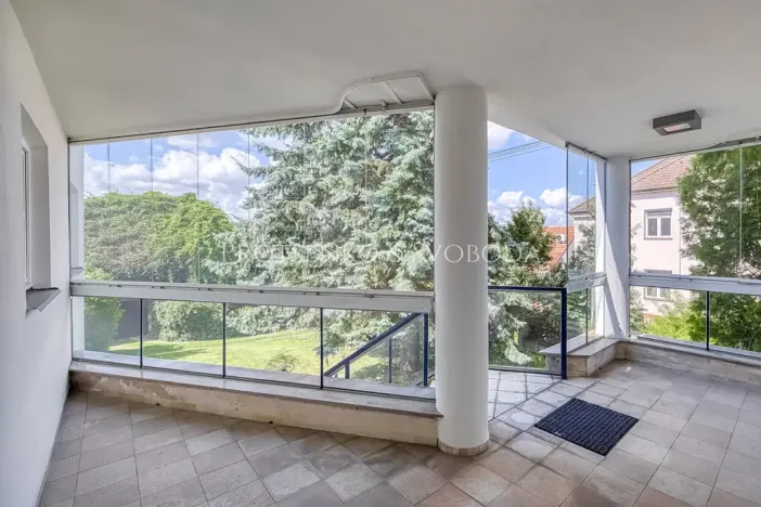 Prodej vily, Křižanov, Benešovo náměstí, 530 m2