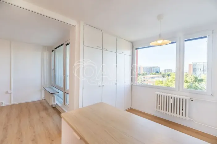 Pronájem bytu 3+1, Praha - Kobylisy, Famfulíkova, 67 m2