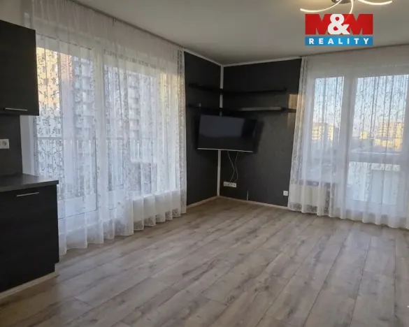 Pronájem bytu 1+kk, Praha, Počernická, 42 m2