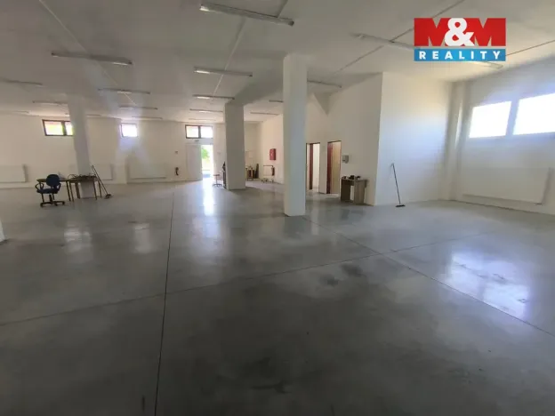 Pronájem obchodního prostoru, Ústí nad Labem - Severní Terasa, Stříbrnická, 1286 m2