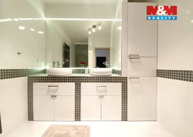 Pronájem bytu 3+kk, Praha - Střešovice, U střešovických hřišť, 95 m2
