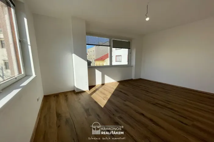 Pronájem bytu 2+kk, Hranice - Hranice I-Město, Pernštejnské náměstí, 55 m2