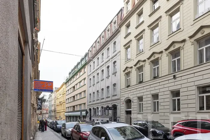 Pronájem bytu 1+kk, Praha - Nové Město, Navrátilova, 30 m2