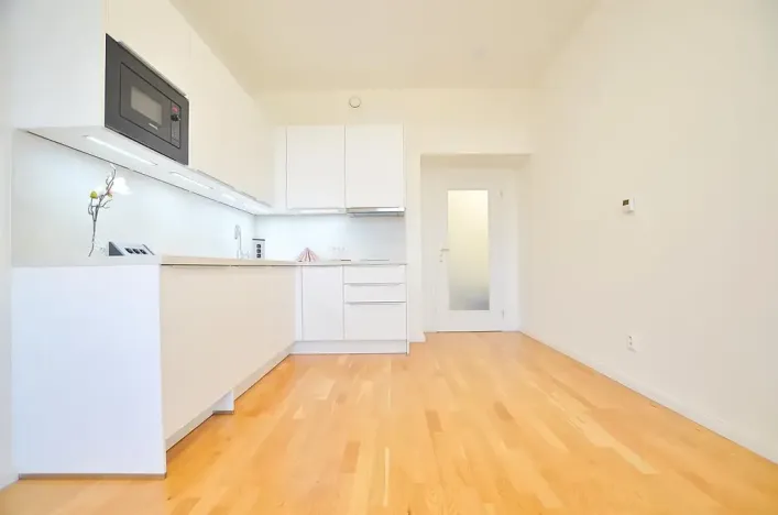 Pronájem bytu 1+kk, Praha - Vinohrady, Španělská, 28 m2