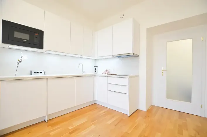 Pronájem bytu 1+kk, Praha - Vinohrady, Španělská, 28 m2