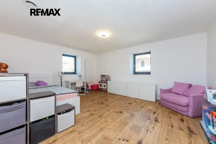 Prodej činžovního domu, Černuc, 330 m2