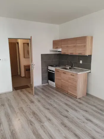 Pronájem bytu 2+kk, Třebíč, Karlovo nám., 46 m2
