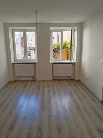 Pronájem bytu 2+kk, Třebíč, Karlovo nám., 46 m2