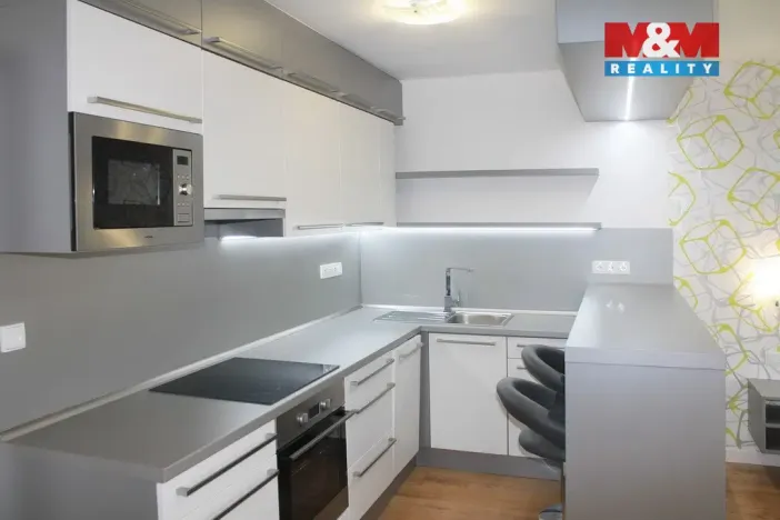 Pronájem bytu 1+kk, Ústí nad Labem - Všebořice, Spartakiádní, 31 m2