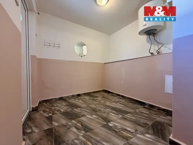 Pronájem bytu 1+kk, Kladno - Kročehlavy, Kozinova, 22 m2