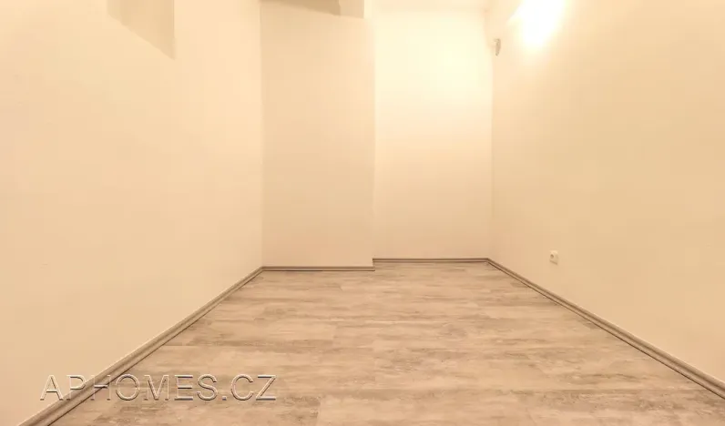 Pronájem kanceláře, Praha - Bubeneč, Terronská, 34 m2