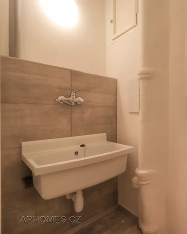 Pronájem kanceláře, Praha - Bubeneč, Terronská, 34 m2