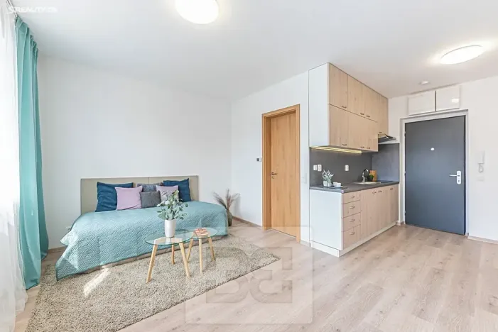 Pronájem bytu 1+kk, Hradec Králové, Pražská třída, 25 m2